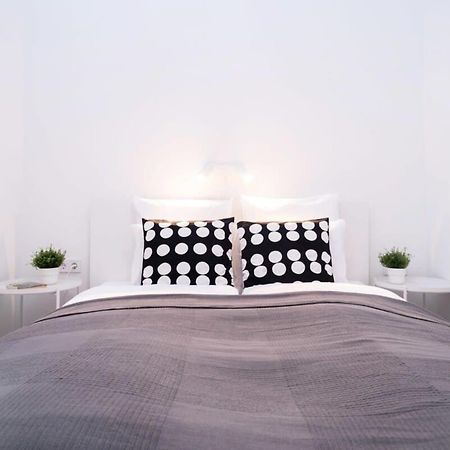 New Comfy Studio At Convenient Location 布达佩斯 外观 照片