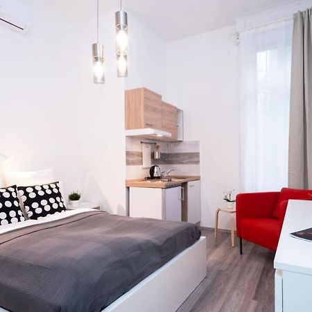 New Comfy Studio At Convenient Location 布达佩斯 外观 照片