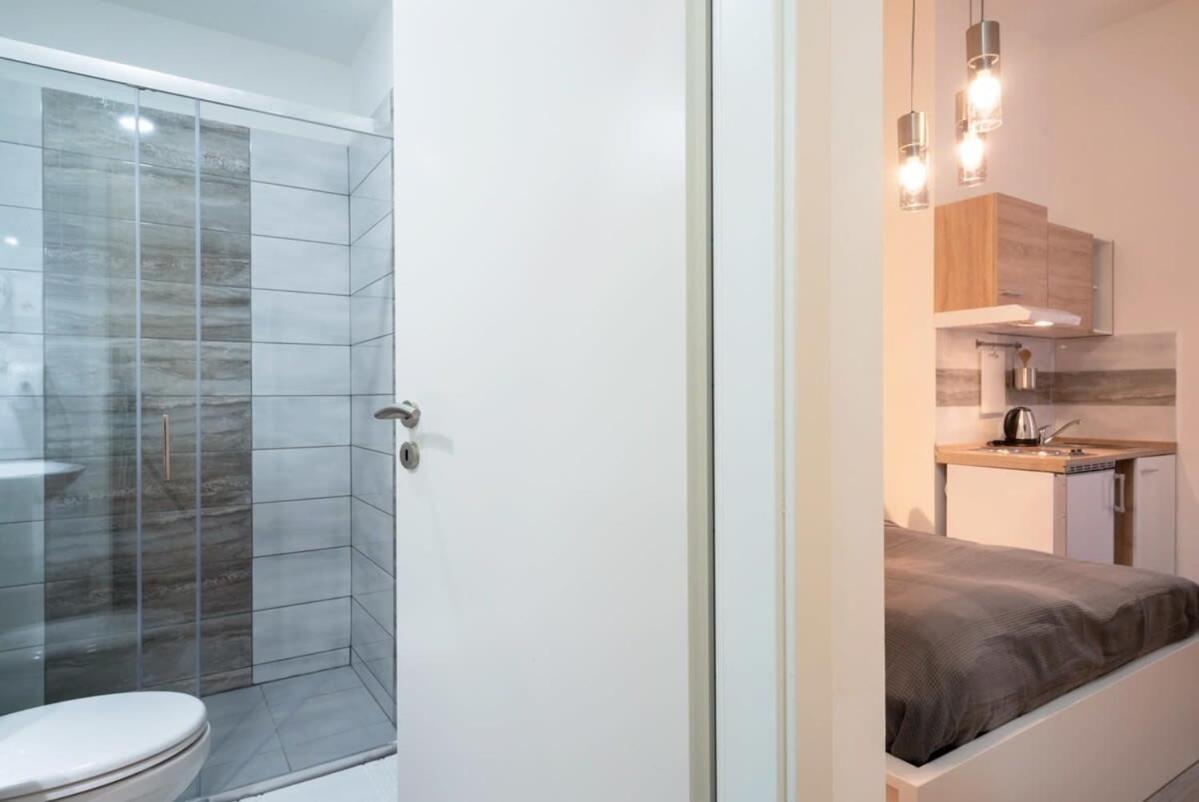 New Comfy Studio At Convenient Location 布达佩斯 外观 照片