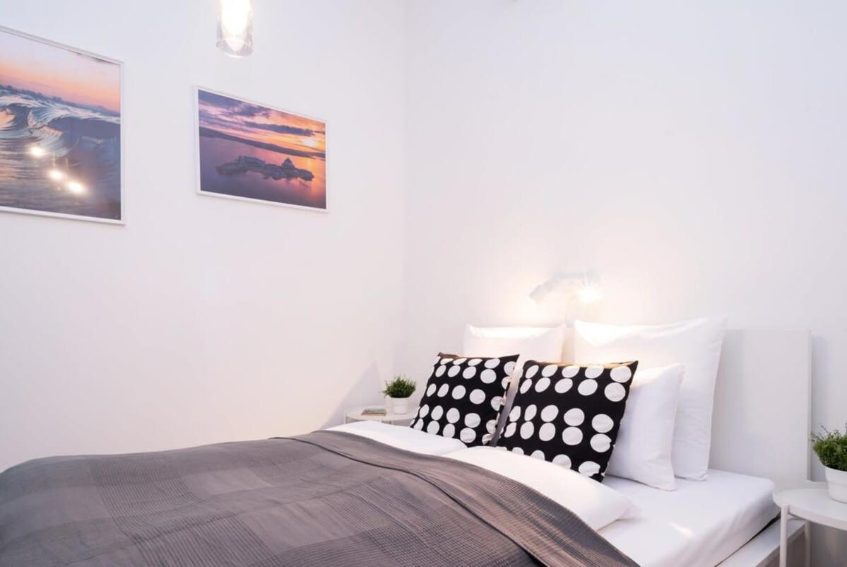 New Comfy Studio At Convenient Location 布达佩斯 外观 照片