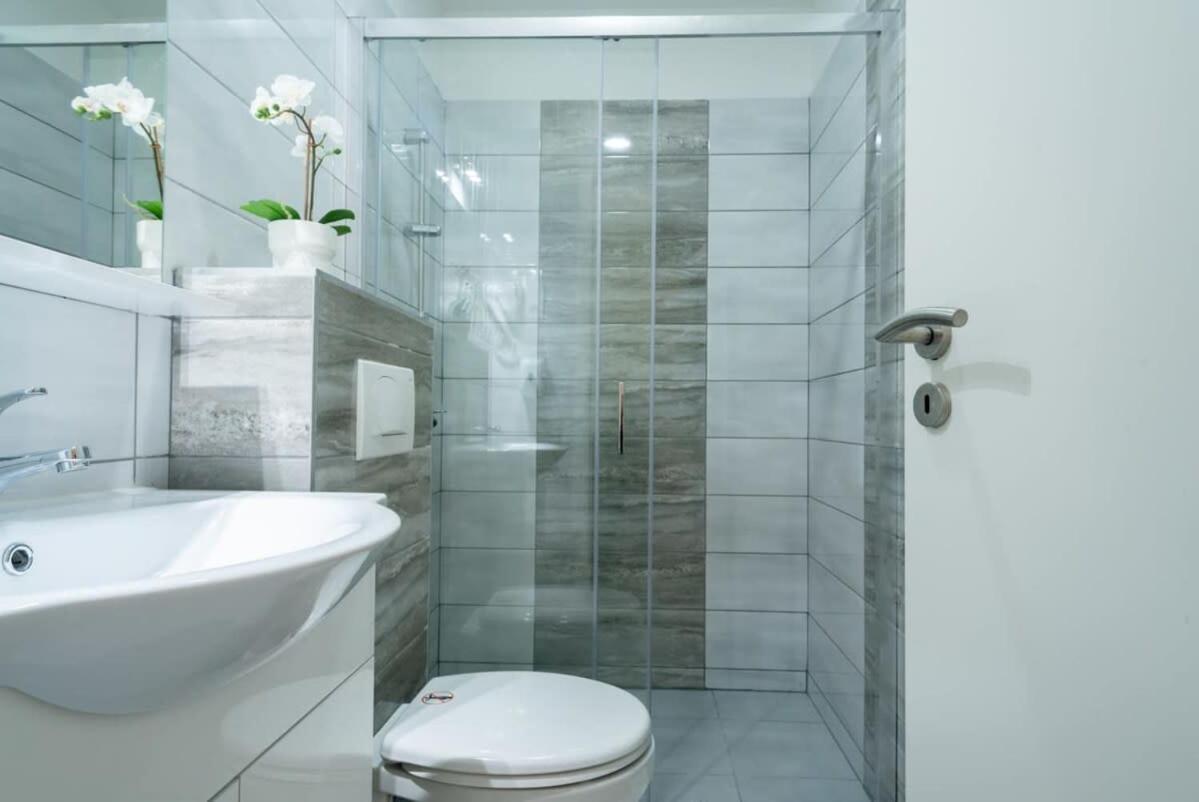 New Comfy Studio At Convenient Location 布达佩斯 外观 照片