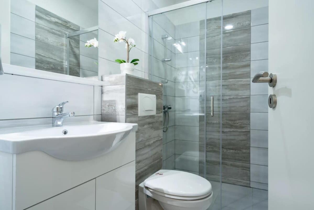 New Comfy Studio At Convenient Location 布达佩斯 外观 照片
